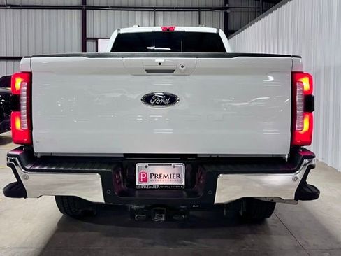 Used 2024 Ford F250 Lariat w/ FX4 Off-Road Package AWD/4WD image 3