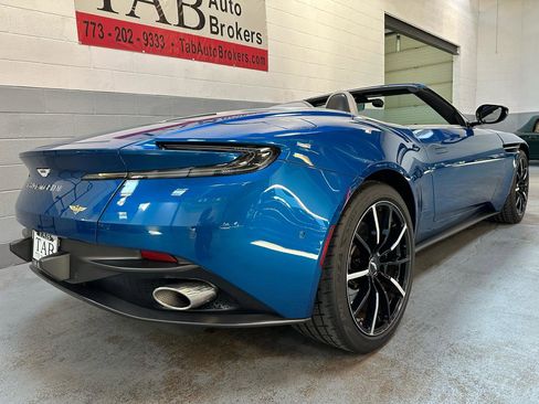 Used 2022 Aston Martin DB11 Volante image 3
