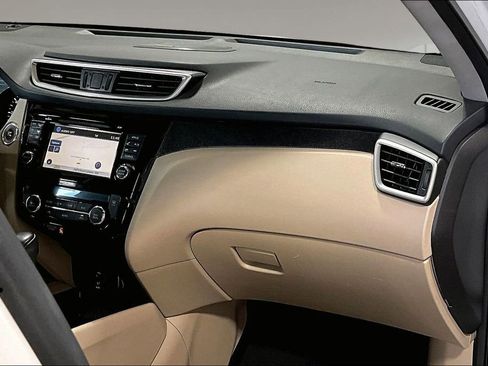 Used 2016 Nissan Rogue SL w/ SL Premium Package image 17