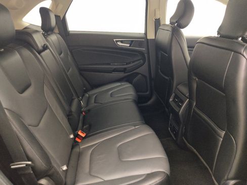 Used 2018 Ford Edge Titanium w/ Ford Safe & Smart Package FWD image 19