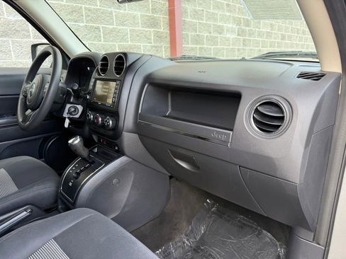 Used 2016 Jeep Patriot Sport w/ Power Value Group image 19