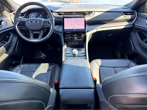 Certified 2023 Jeep Grand Cherokee Overland image 13