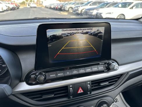 Used 2021 Kia Forte LXS FWD image 17