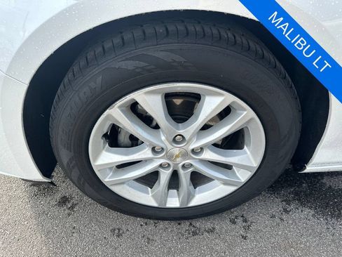 Used 2018 Chevrolet Malibu LT w/ Driver Confidence Package FWD image 28