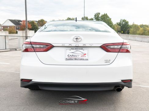 Used 2021 Toyota Camry XLE image 6
