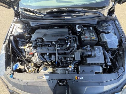 Used 2023 Hyundai Elantra SEL image 13
