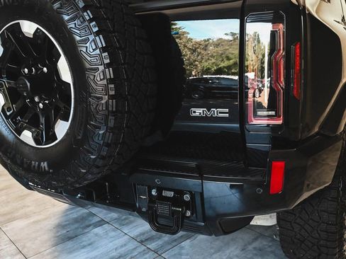 Used 2025 GMC Hummer EV 2X w/ Extreme Off-Road Package image 34