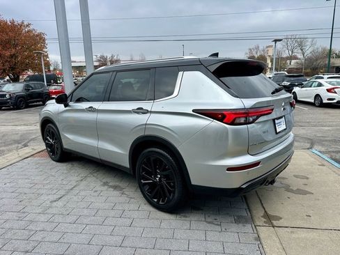 Used 2023 Mitsubishi Outlander SEL Black Edition image 5