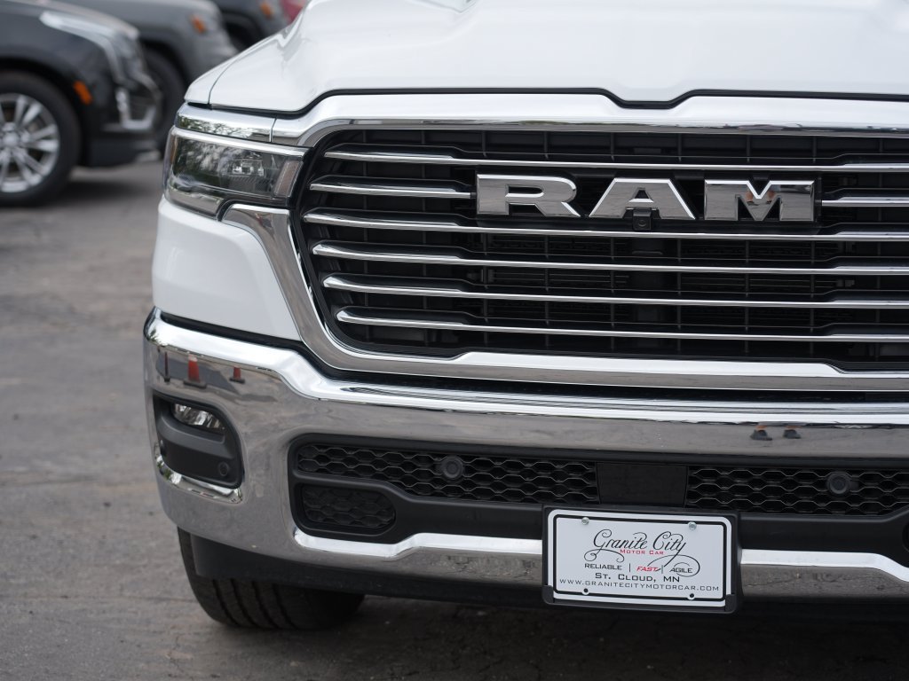 Used 2025 RAM 1500 Laramie AWD/4WD image 9