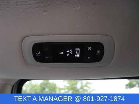 Used 2023 Chrysler Voyager LX FWD image 18