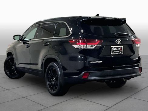 Used 2019 Toyota Highlander SE AWD/4WD image 11