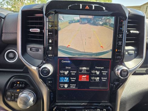 Used 2019 RAM 1500 Laramie AWD/4WD image 17