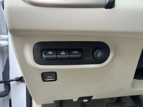 Used 2024 GMC Terrain Denali w/ Denali Premium Package AWD/4WD image 25