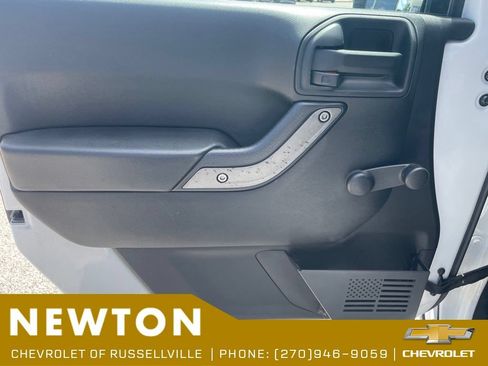 Used 2016 Jeep Wrangler Sport w/ Connectivity Group AWD/4WD image 8
