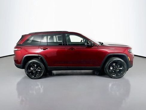 New 2025 Jeep Grand Cherokee Altitude image 8