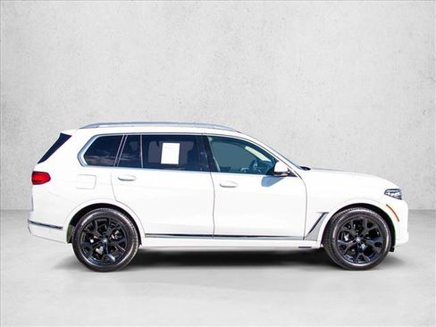 Used 2022 BMW X7 xDrive40i w/ Executive Package AWD/4WD image 4