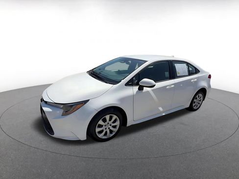 Used 2025 Toyota Corolla LE FWD image 8