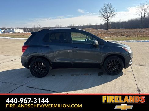Used 2022 Chevrolet Trax LT w/ Driver Confidence Package image 6