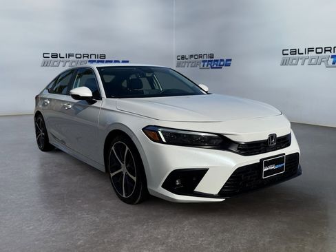 Used 2023 Honda Civic Touring image 3