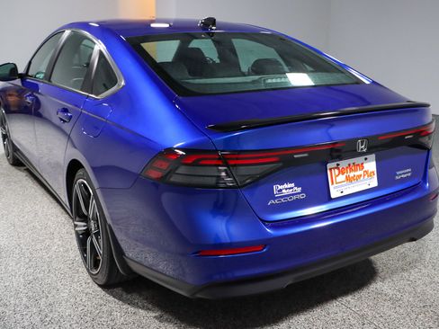 Used 2024 Honda Accord Sport image 9