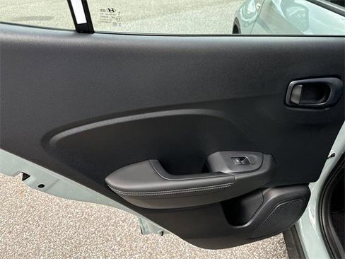 New 2025 Hyundai Venue Limited image 17