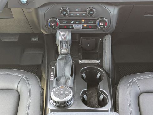 Used 2025 Ford Bronco Big Bend w/ Black Diamond Package image 19