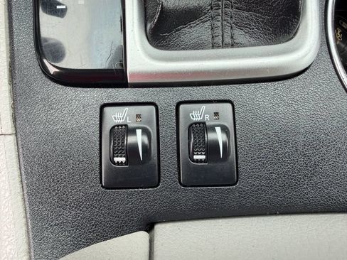 Used 2014 Toyota Highlander XLE AWD/4WD image 30