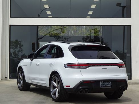 Used 2023 Porsche Macan Turbo image 4