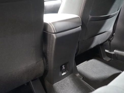 Used 2018 Mitsubishi Eclipse Cross SE image 29