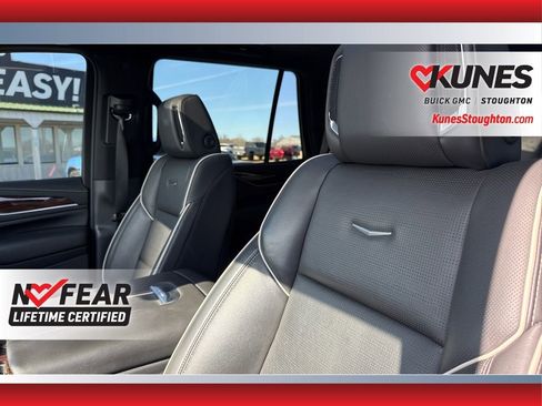 Used 2023 Cadillac Escalade Premium Luxury image 20
