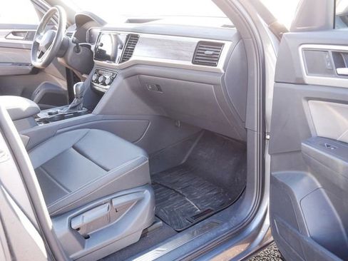 Certified 2023 Volkswagen Atlas Cross Sport SE image 20