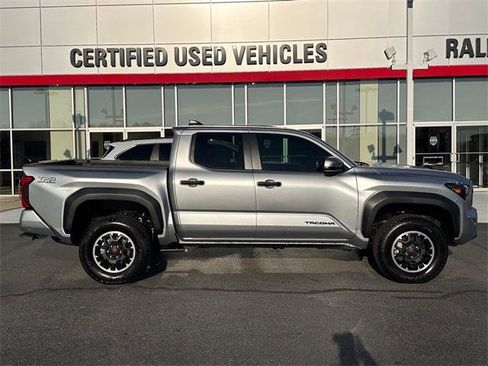 Certified 2024 Toyota Tacoma TRD Off-Road image 2