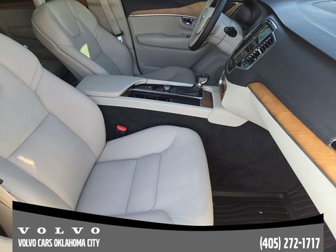Certified 2022 Volvo XC90 T5 Momentum w/ Advanced Package image 13