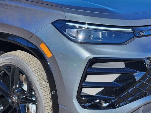New 2026 Volkswagen Tiguan SE R-Line AWD/4WD image 27
