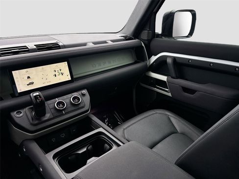 Used 2023 Land Rover Defender 110 S AWD/4WD image 23