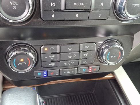 Used 2019 Ford F150 Lariat image 16