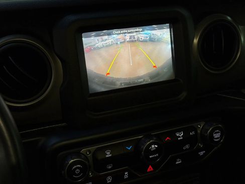Used 2022 Jeep Wrangler Sport AWD/4WD image 27