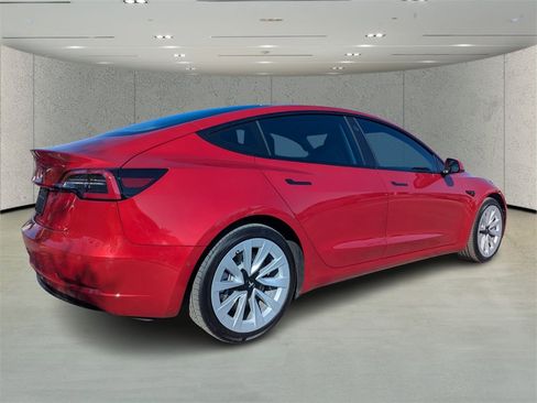 Used 2022 Tesla Model 3 Standard Range image 3