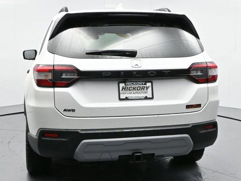 Used 2024 Honda Pilot TrailSport image 6