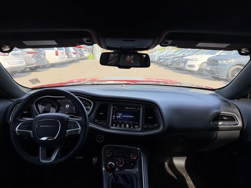 Used 2015 Dodge Challenger R/T Scat Pack w/ Leather Interior Group RWD image 20