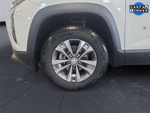 Used 2025 Chevrolet Equinox LT image 14