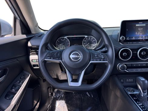 Used 2025 Nissan Sentra SV FWD image 12
