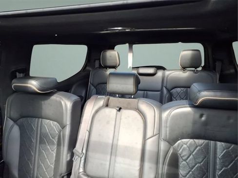 Used 2022 Jeep Grand Wagoneer Series III w/ Rear Seat Video Group 1 AWD/4WD image 15