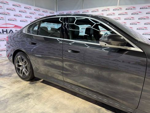 Used 2026 BMW 530i xDrive image 3