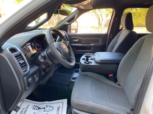 Used 2025 RAM 2500 Big Horn AWD/4WD image 32