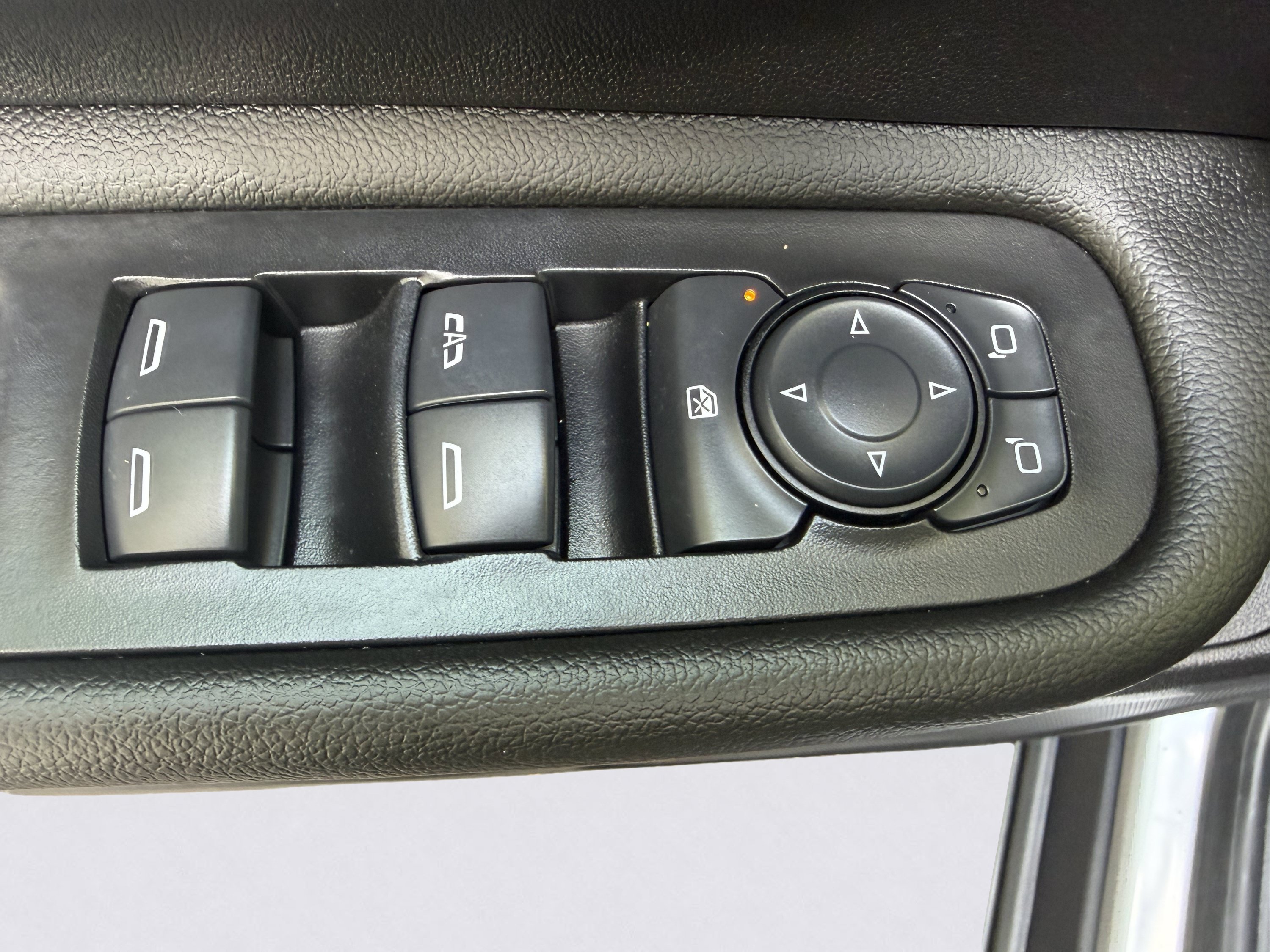 Used 2024 GMC Terrain SLE w/ Driver Convenience Package AWD/4WD image 22