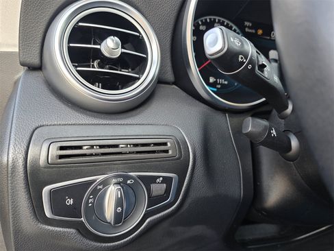 Used 2021 Mercedes-Benz GLC 300 image 17