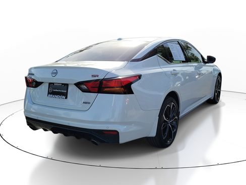 Certified 2024 Nissan Altima 2.5 SR AWD/4WD image 7