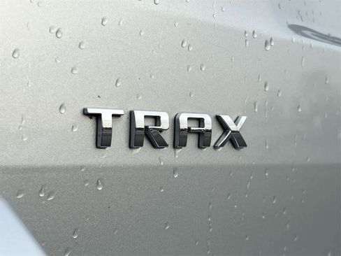 Used 2017 Chevrolet Trax LT w/ LT Convenience Package image 13