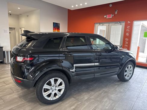 Used 2016 Land Rover Range Rover Evoque SE image 13